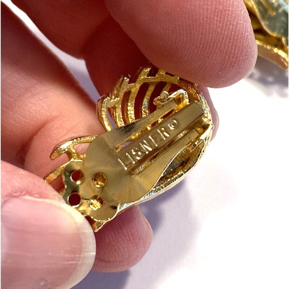 Lisner Clip On Earrings Textured Gold & Faux Pearl Beads Dressy 70s Vintage - Picture 4 of 7